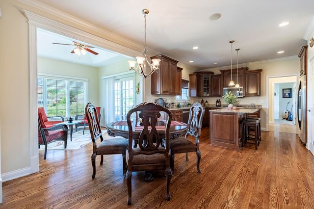 930 Stonebridge Drive, Schererville, IN 46375