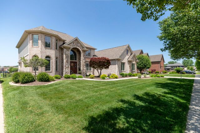930 Stonebridge Drive, Schererville, IN 46375