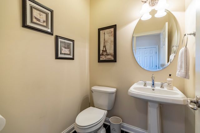 930 Stonebridge Drive, Schererville, IN 46375
