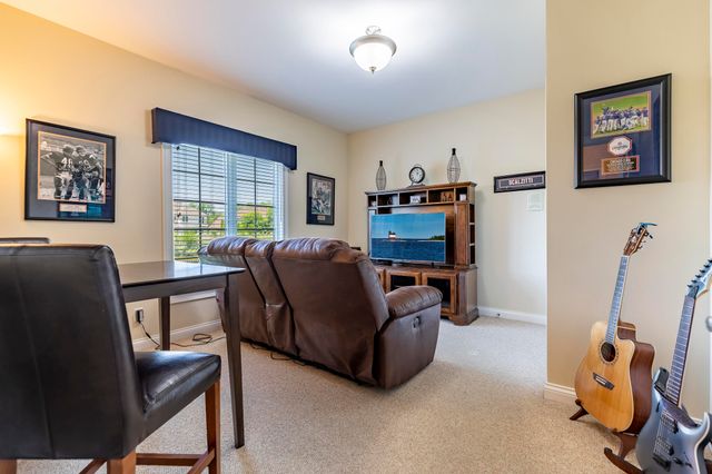 930 Stonebridge Drive, Schererville, IN 46375