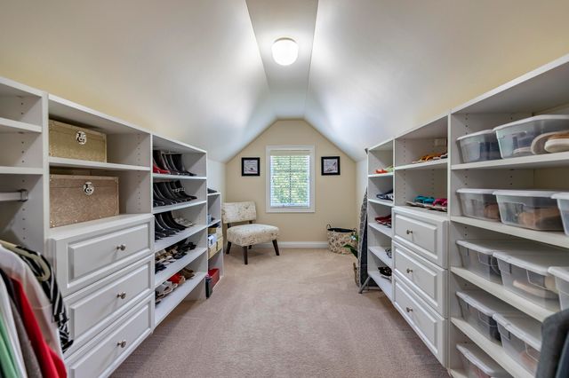 930 Stonebridge Drive, Schererville, IN 46375