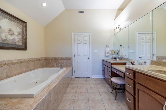 930 Stonebridge Drive, Schererville, IN 46375