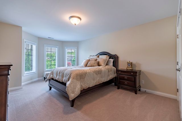 930 Stonebridge Drive, Schererville, IN 46375