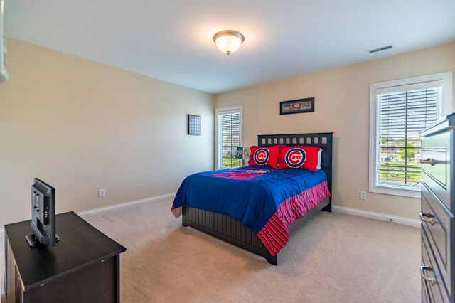 930 Stonebridge Drive, Schererville, IN 46375