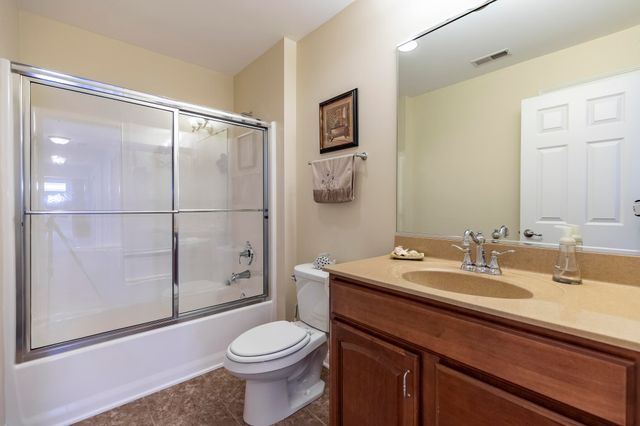 930 Stonebridge Drive, Schererville, IN 46375