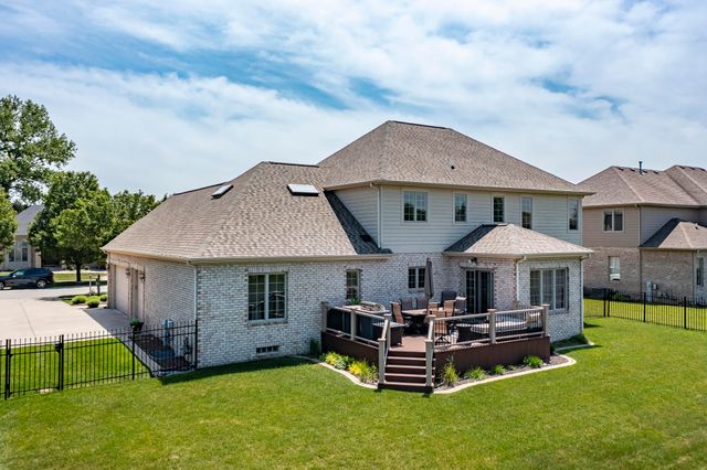 930 Stonebridge Drive, Schererville, IN 46375