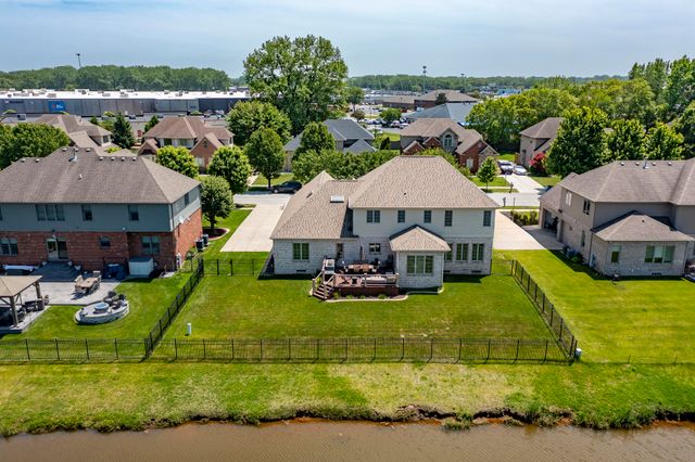 930 Stonebridge Drive, Schererville, IN 46375
