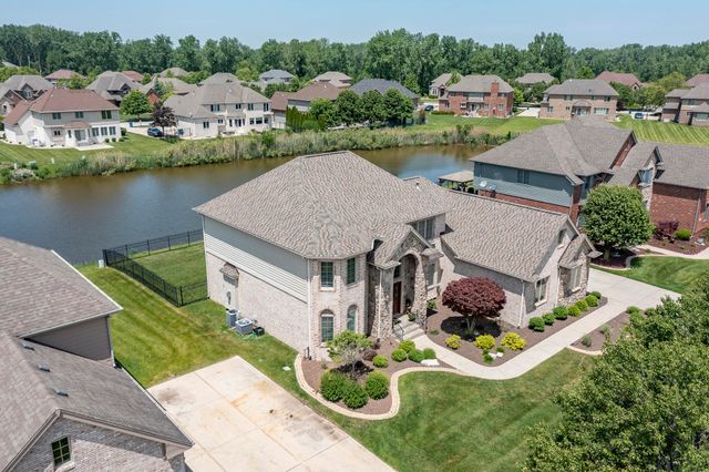 930 Stonebridge Drive, Schererville, IN 46375