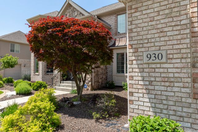 930 Stonebridge Drive, Schererville, IN 46375
