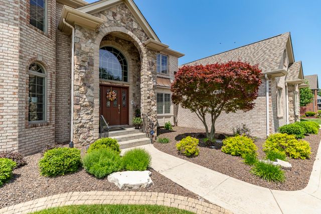 930 Stonebridge Drive, Schererville, IN 46375