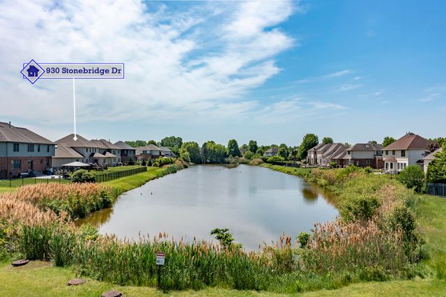 930 Stonebridge Drive, Schererville, IN 46375