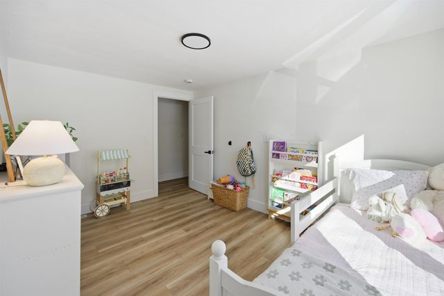 5 Wentworth Drive, Newton, NH 03858