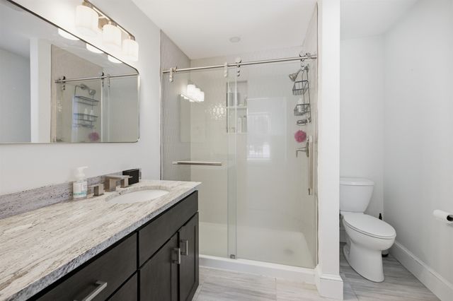 5 Wentworth Drive, Newton, NH 03858