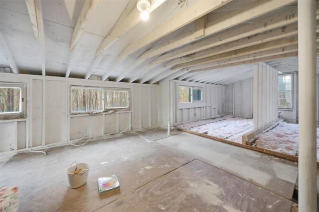 5 Wentworth Drive, Newton, NH 03858