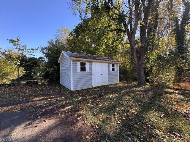 531 Elk Spur Street, Elkin, NC 28621