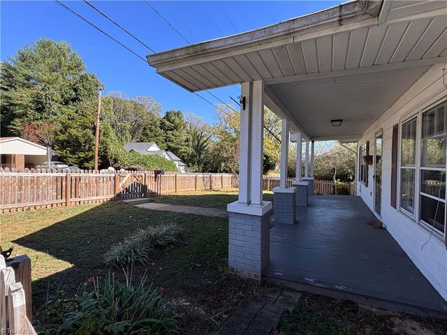 531 Elk Spur Street, Elkin, NC 28621