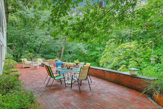 115 Whippoorwill Road, Armonk, NY 10504