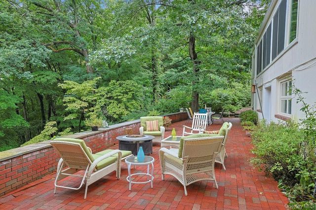 115 Whippoorwill Road, Armonk, NY 10504