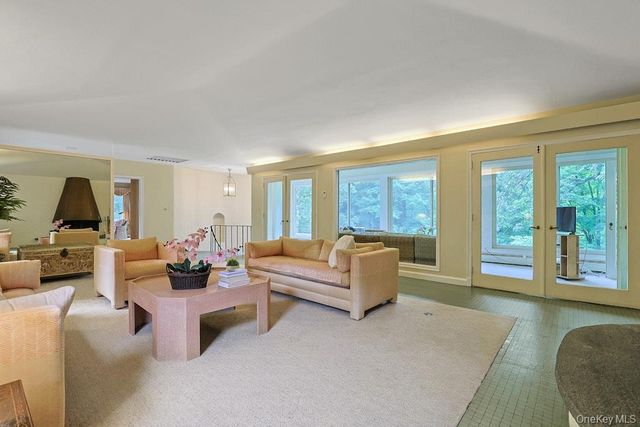 115 Whippoorwill Road, Armonk, NY 10504