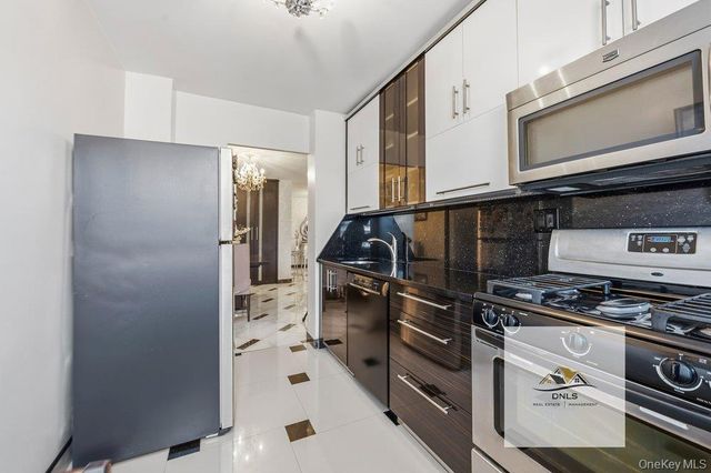 61-45 98th Street 14K, Rego Park, NY 11374
