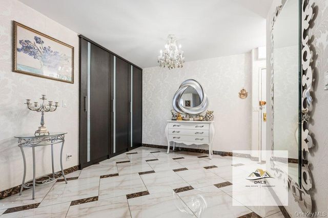 61-45 98th Street 14K, Rego Park, NY 11374