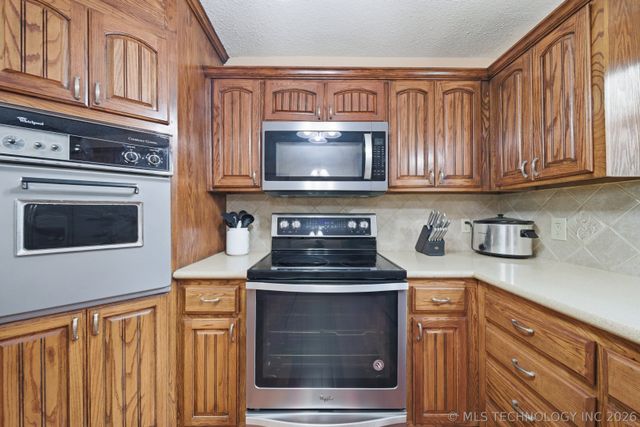1005 E 12th Street, Claremore, OK 74017