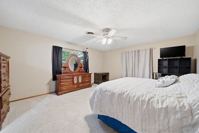 1005 E 12th Street, Claremore, OK 74017