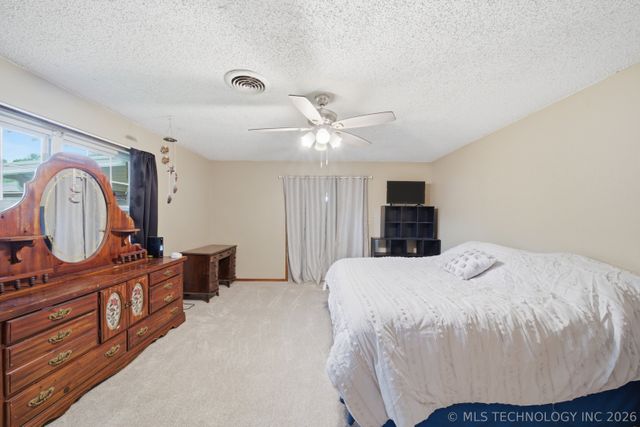 1005 E 12th Street, Claremore, OK 74017