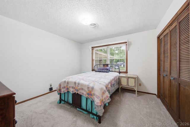 1005 E 12th Street, Claremore, OK 74017
