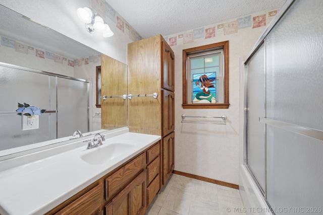 1005 E 12th Street, Claremore, OK 74017