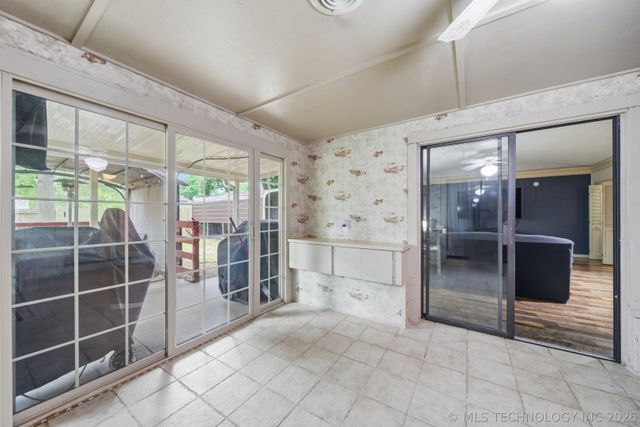 1005 E 12th Street, Claremore, OK 74017