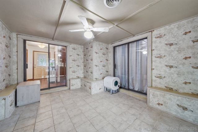 1005 E 12th Street, Claremore, OK 74017