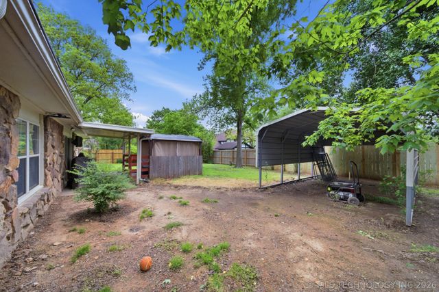 1005 E 12th Street, Claremore, OK 74017
