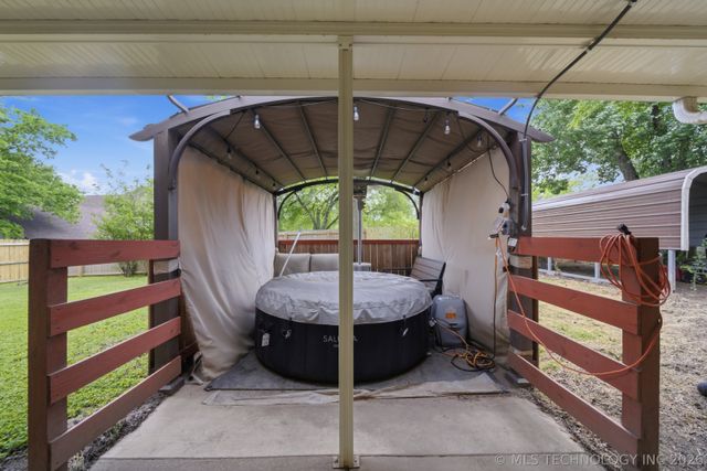 1005 E 12th Street, Claremore, OK 74017