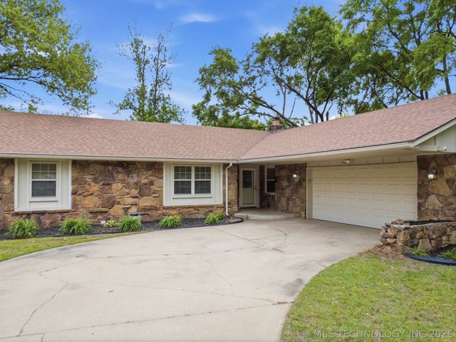 1005 E 12th Street, Claremore, OK 74017