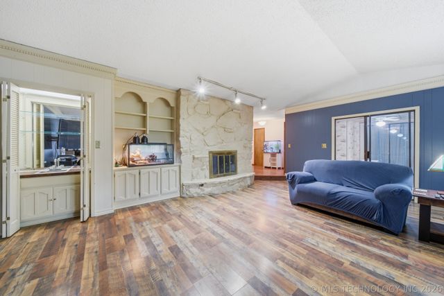 1005 E 12th Street, Claremore, OK 74017