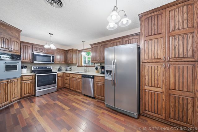 1005 E 12th Street, Claremore, OK 74017