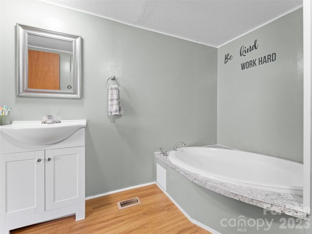 301 Matthew Lane, Canton, NC 28716
