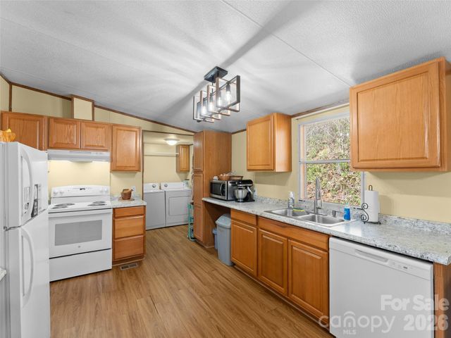 301 Matthew Lane, Canton, NC 28716