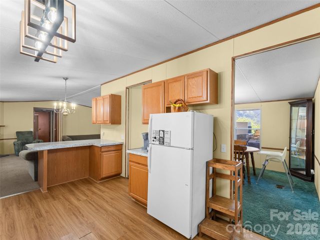301 Matthew Lane, Canton, NC 28716