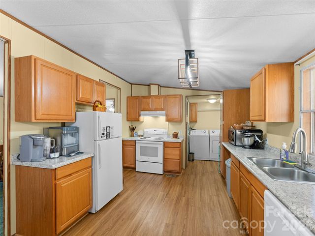 301 Matthew Lane, Canton, NC 28716