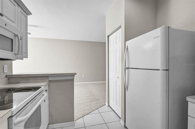 3958 MEDITERRANEA CIRCLE 411, Sarasota, FL 34233