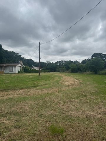 6355 Newt Patterson Road A, Mansfield, TX 76063