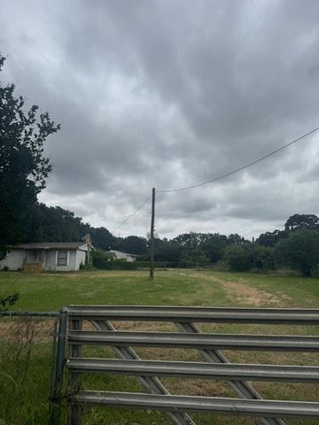 6355 Newt Patterson Road A, Mansfield, TX 76063