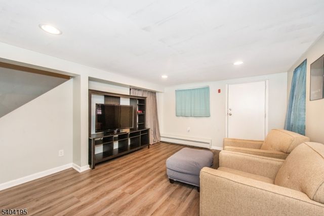 304 Squaw Trl, Hopatcong Boro, NJ 07821