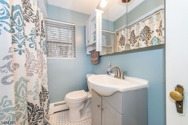 304 Squaw Trl, Hopatcong Boro, NJ 07821