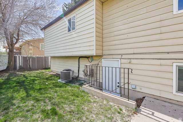 556 N NEW STAR DR, Salt Lake City, UT 84116