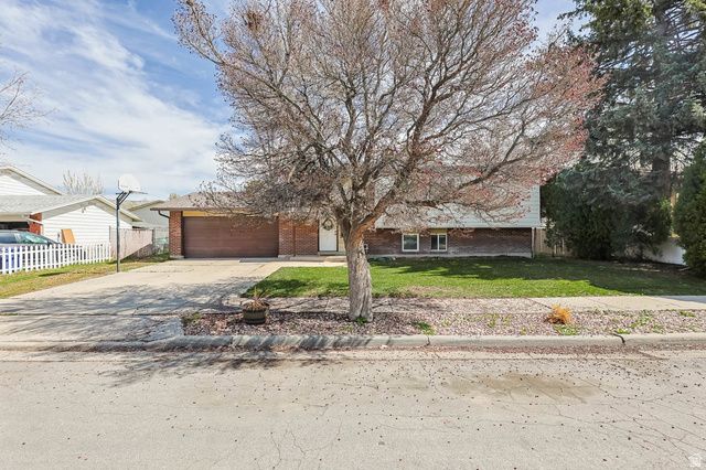 556 N NEW STAR DR, Salt Lake City, UT 84116