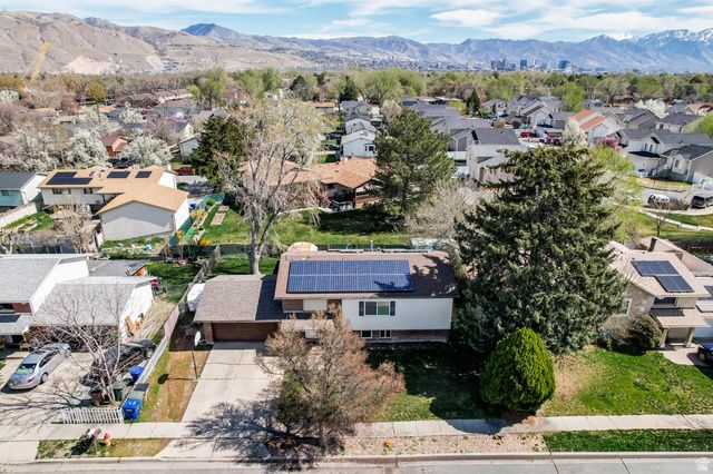 556 N NEW STAR DR, Salt Lake City, UT 84116