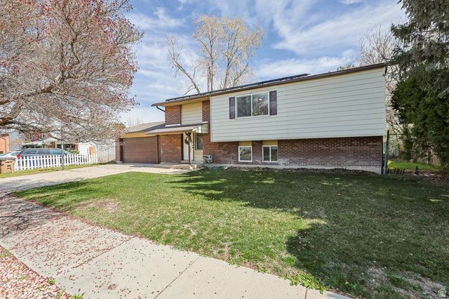 556 N NEW STAR DR, Salt Lake City, UT 84116